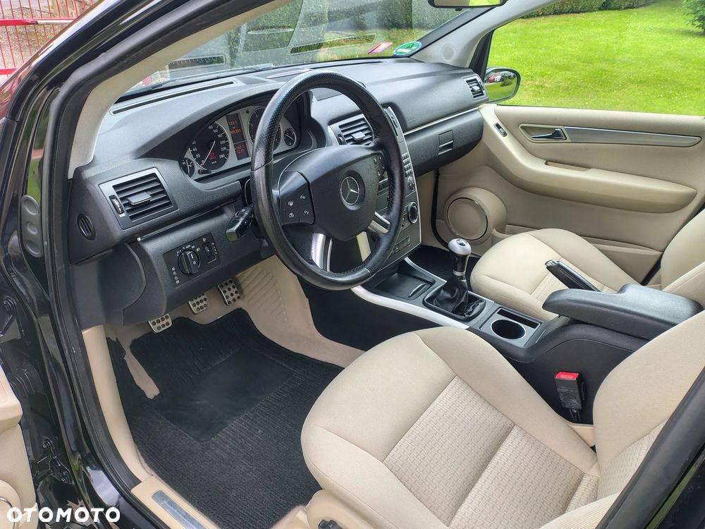 Mercedes-Benz Klasa B 200 SPORT EDITION - 15
