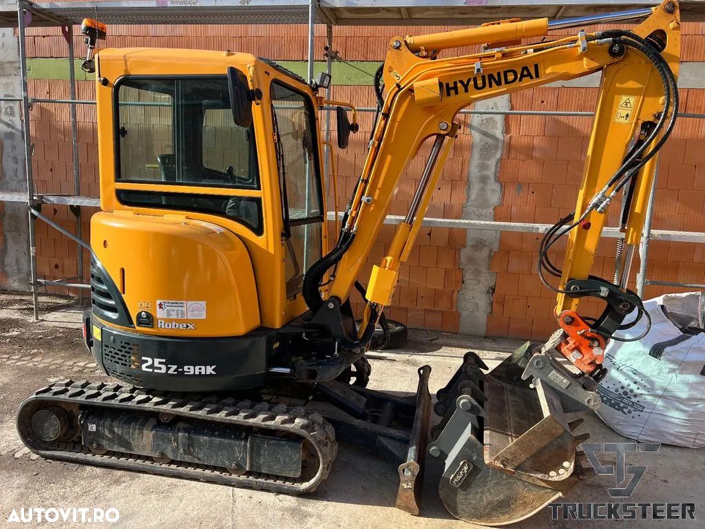 Hyundai R25Z-9AK - 1