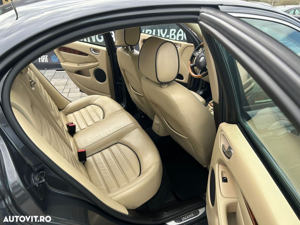 Jaguar X-Type - 6