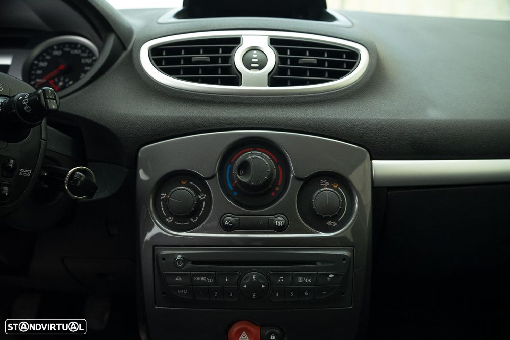 Renault Clio 1.5 dCi Dynamique S - 15