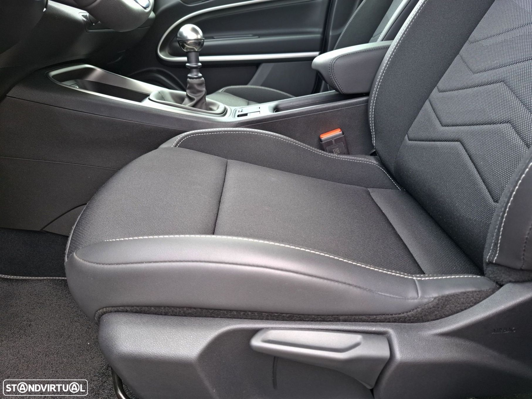 Jeep Avenger 1.2 GSE T3 Altitude - 28