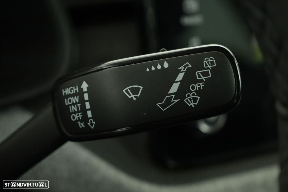 Skoda Kamiq 1.0 TSI DSG — fotografia 17