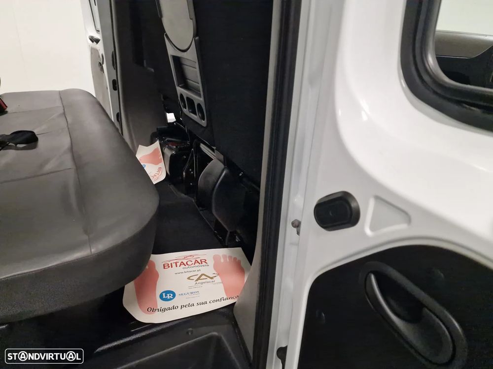 Renault 2.3 DCI L3 IVA 7 LUGARES - 32