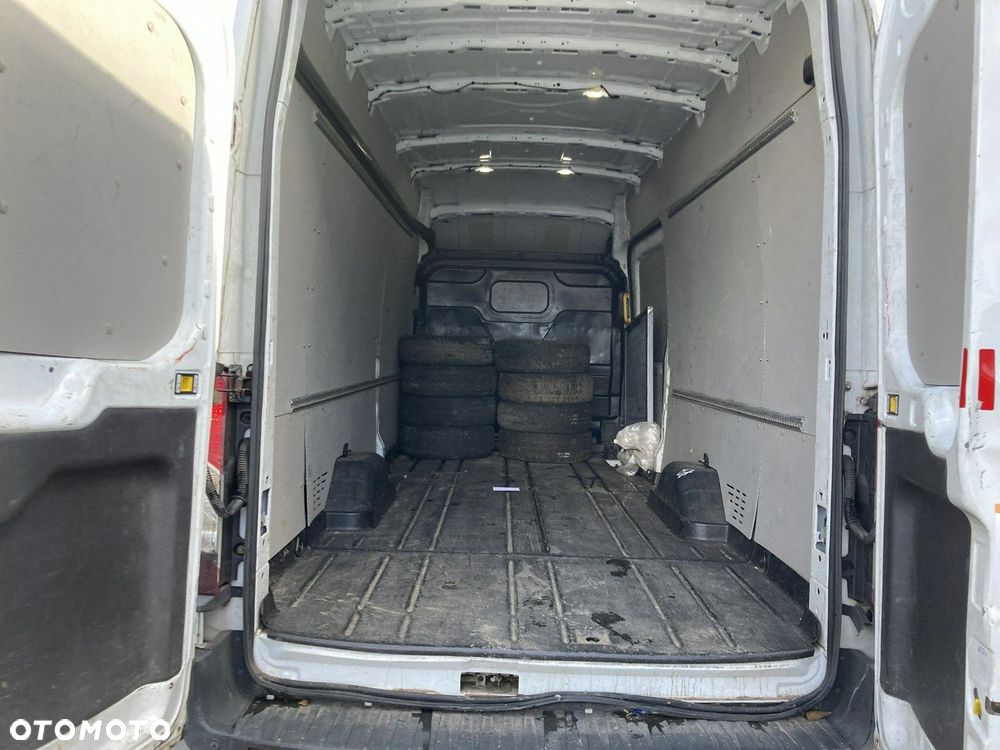 Ford Transit - 12