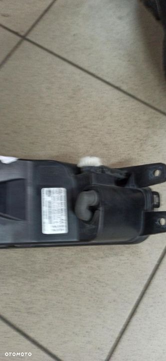 Passat b8 halogen p.mgielne prawy 3g0941662L uszkodzony zaczep - 4