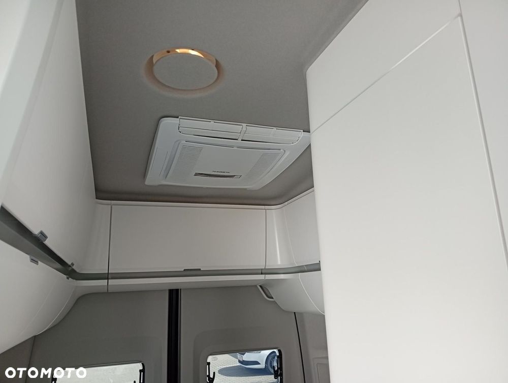 Volkswagen Grand California - 23