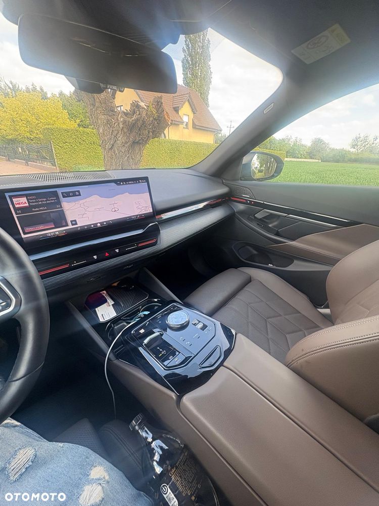 BMW Seria 5 520d xDrive mHEV M Sport - 10