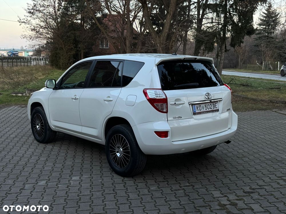 Toyota RAV4 2.2 D-4D Premium - 3