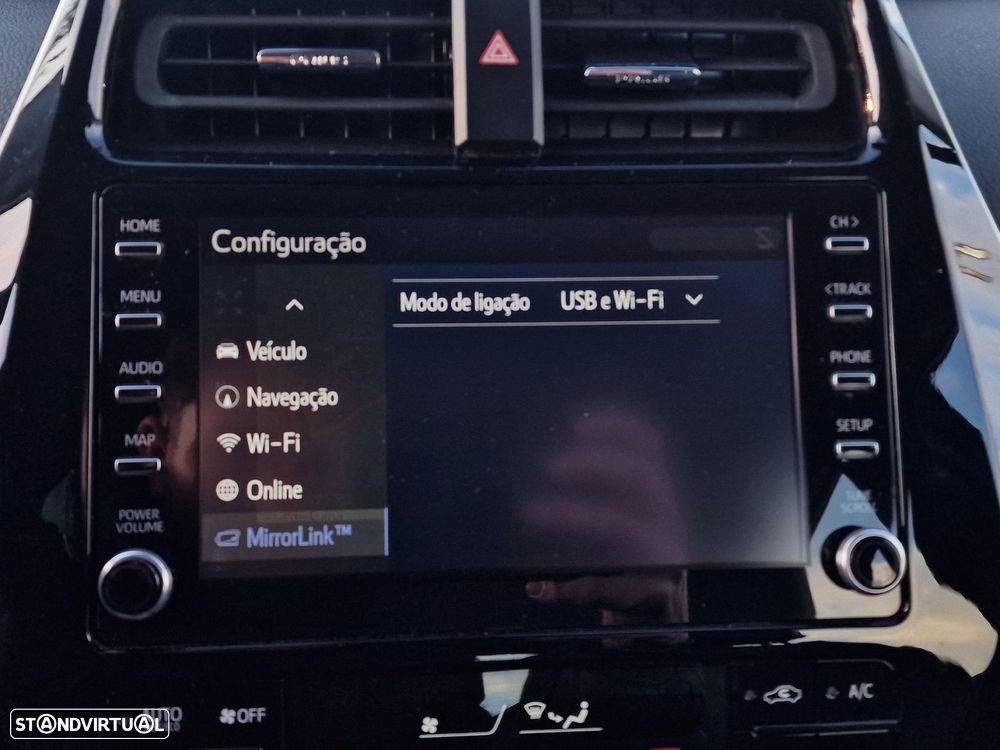 Toyota Prius 1.8 Plug-In Luxury+Pele - 44