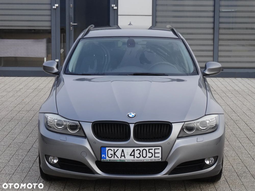 BMW 318 2010 photo 4