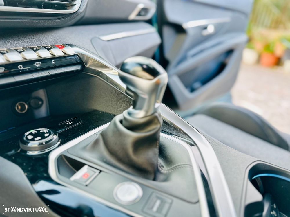 Peugeot 5008 1.2 PureTech Allure - 24