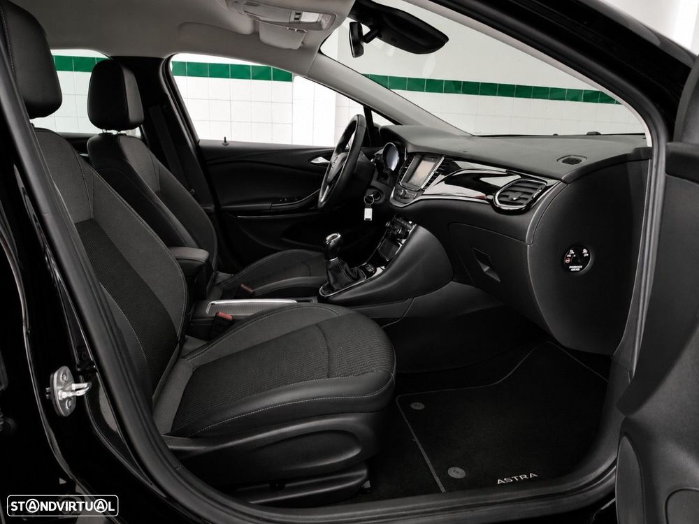 Opel Astra Sports Tourer 1.5 D Design & Tech S/S - 11