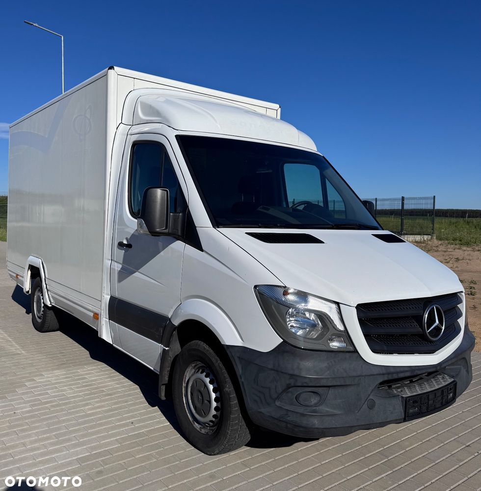 Mercedes-Benz Sprinter - 2