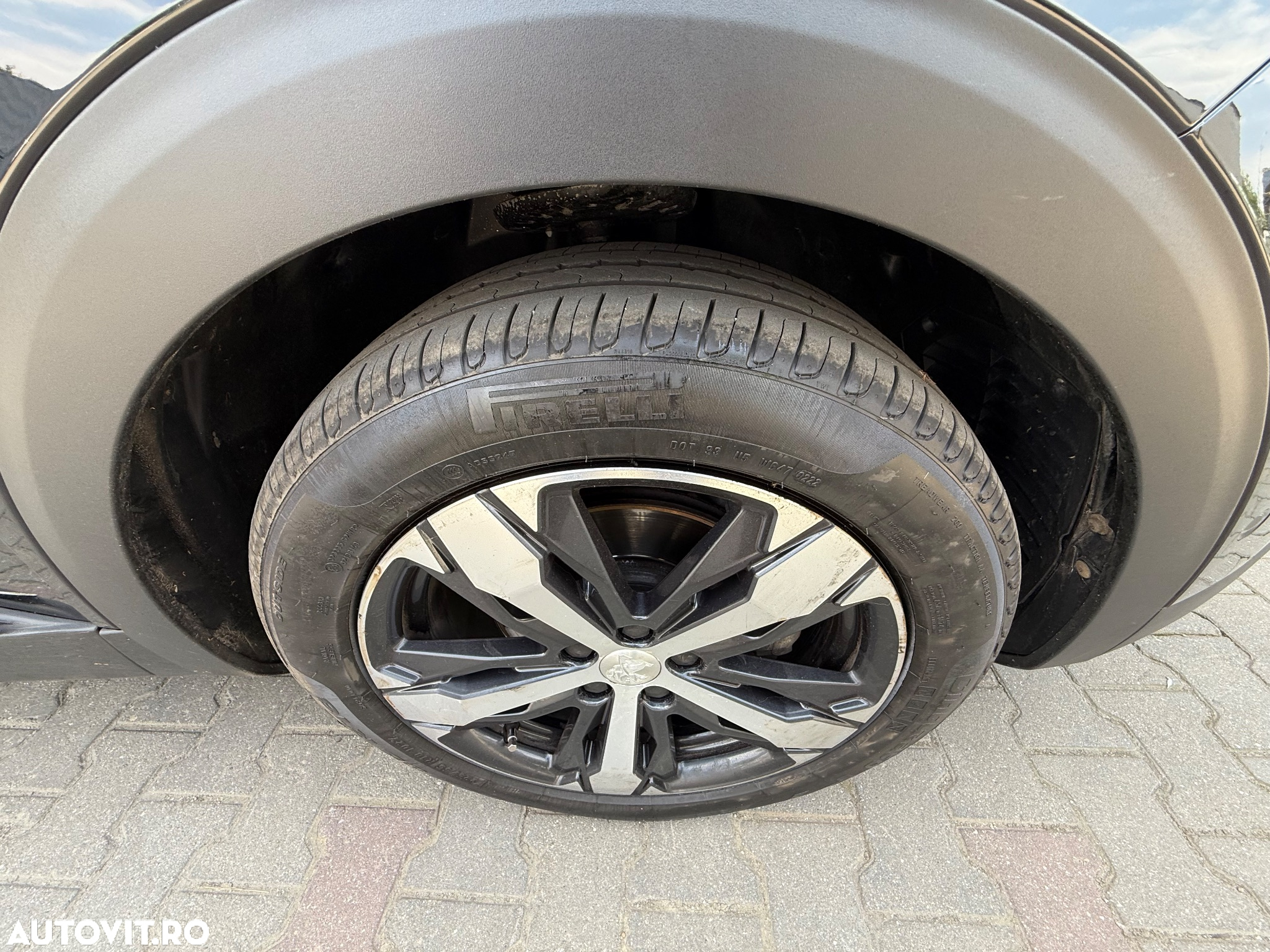 Peugeot 3008 1.5 BlueHDI S&S EAT8 Allure - 24