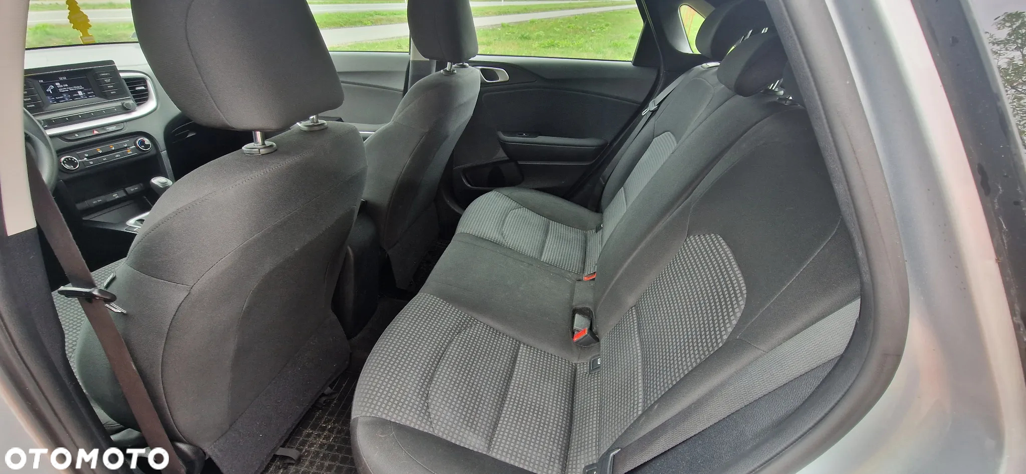 Kia Ceed - 11