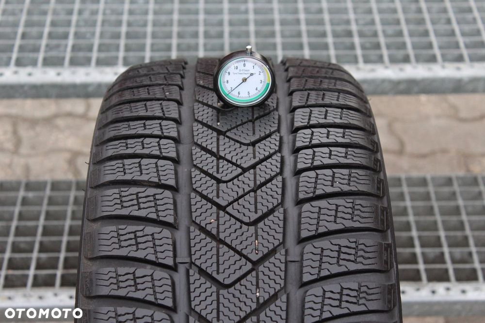 1x 255/35R21 98V XL PIRELLI WINTER SOTTOZERO 3 22r 7mm - 1