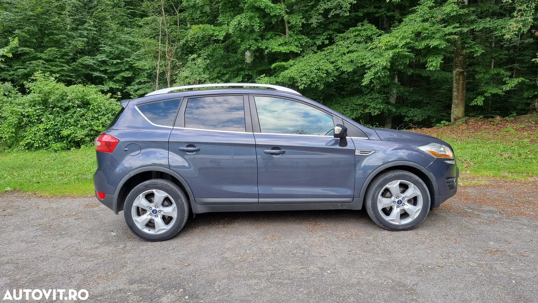 Ford Kuga 2.0 TDCi 4WD Powershift Titanium - 4
