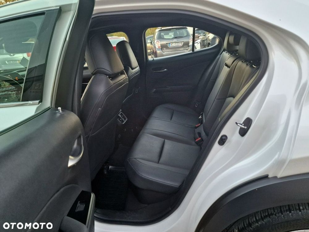 Lexus UX - 19
