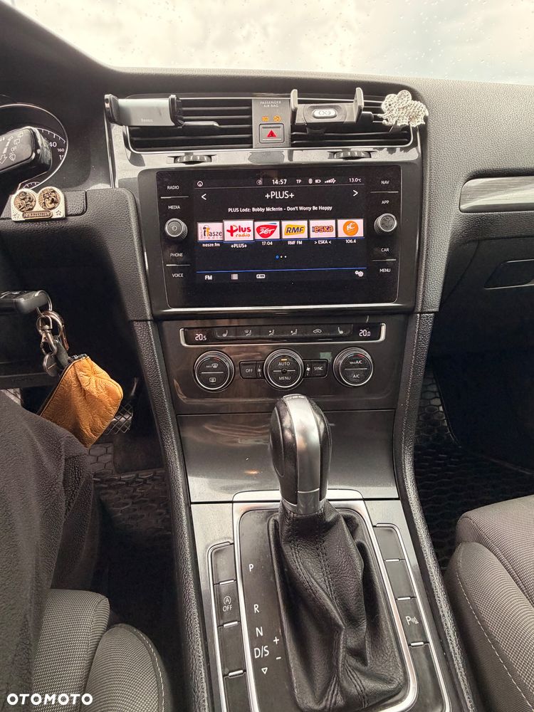 Volkswagen Golf - 10