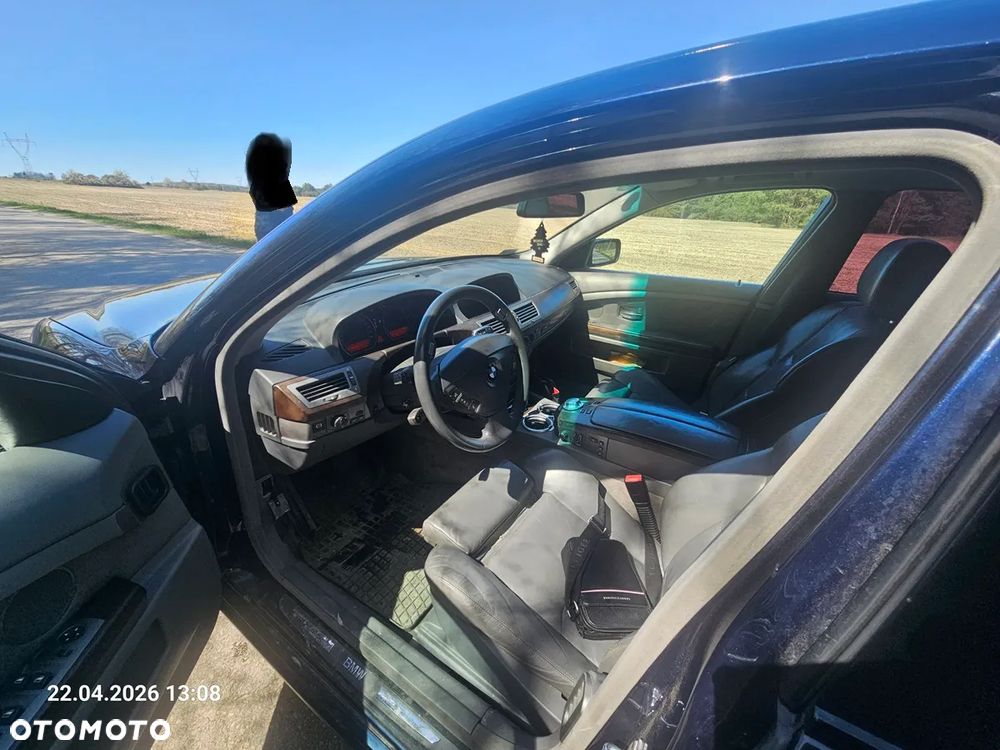 BMW Seria 7 745i - 5