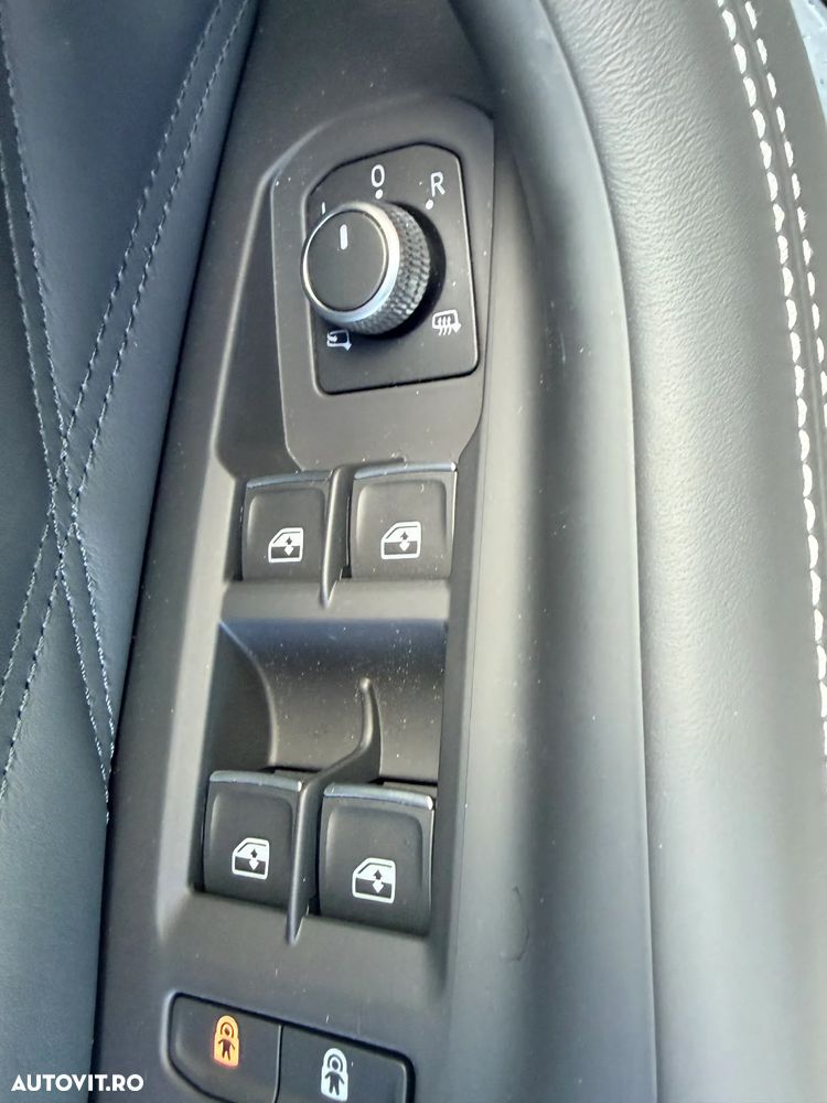 Volkswagen Touareg V6 TDI 4MOTION R-Line - 25