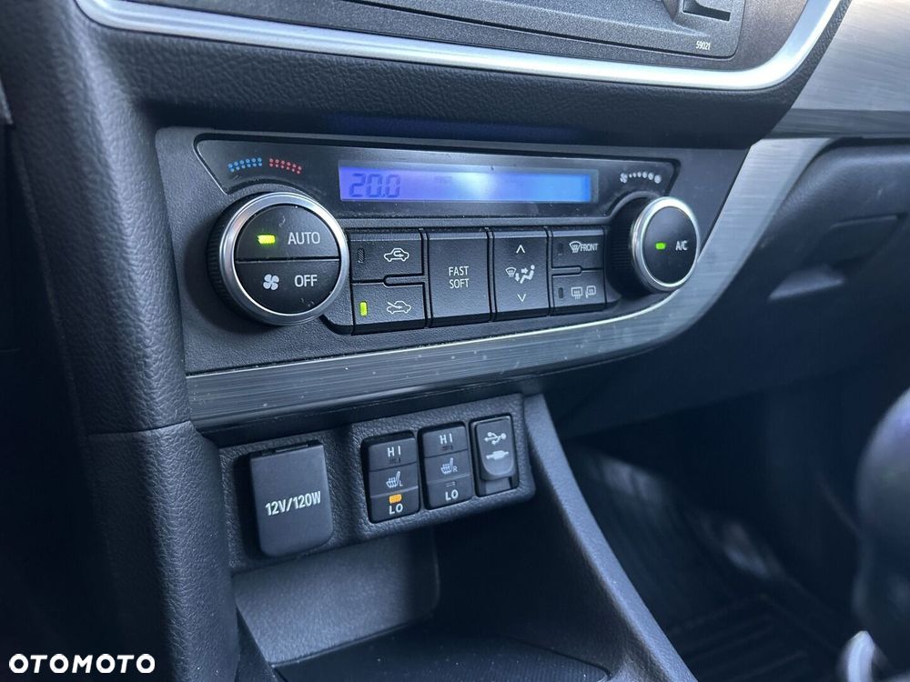 Toyota Auris 1.6 Premium Comfort - 19