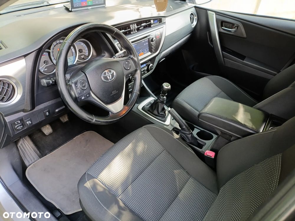 Toyota Auris 1.6 Luna - 2