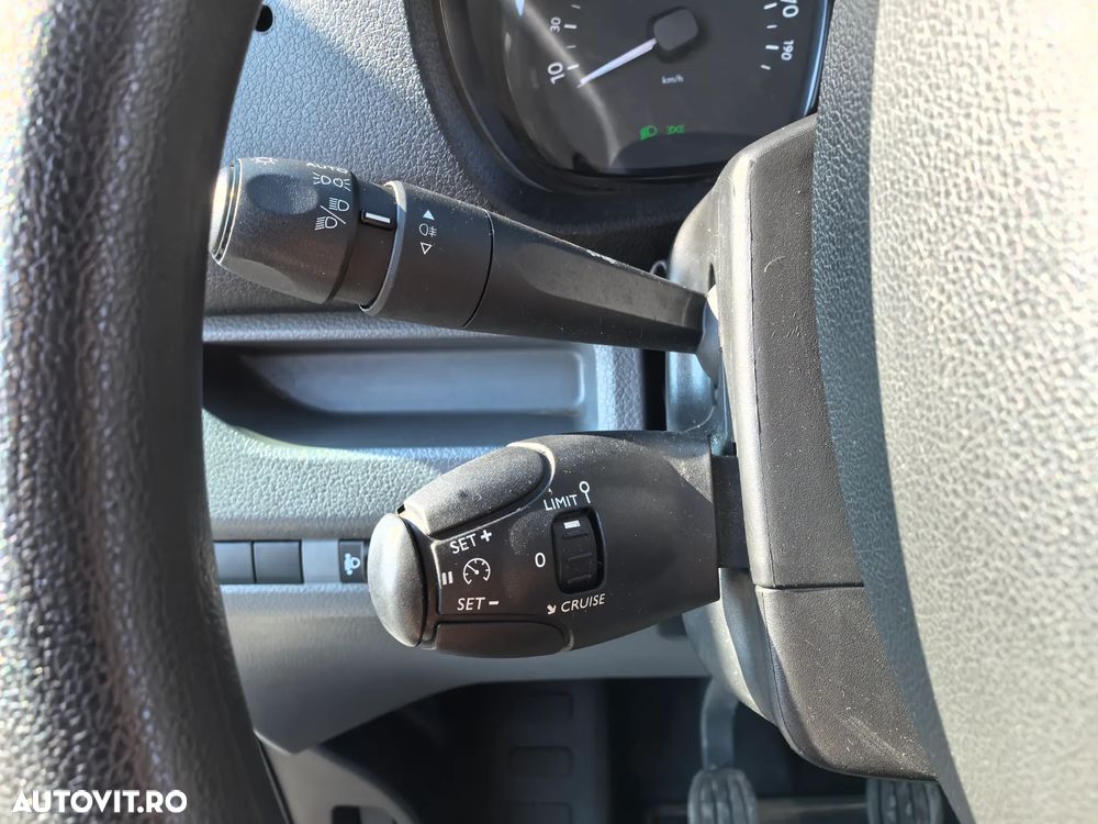 Opel Vivaro - 16