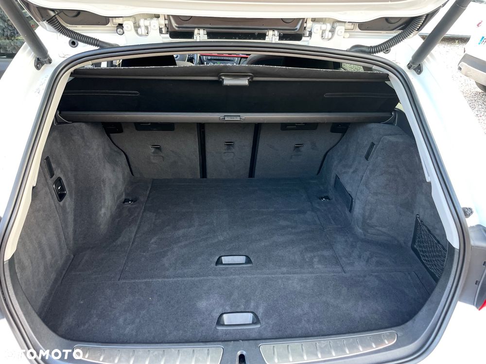 BMW Seria 3 318d DPF Edition Sport - 34
