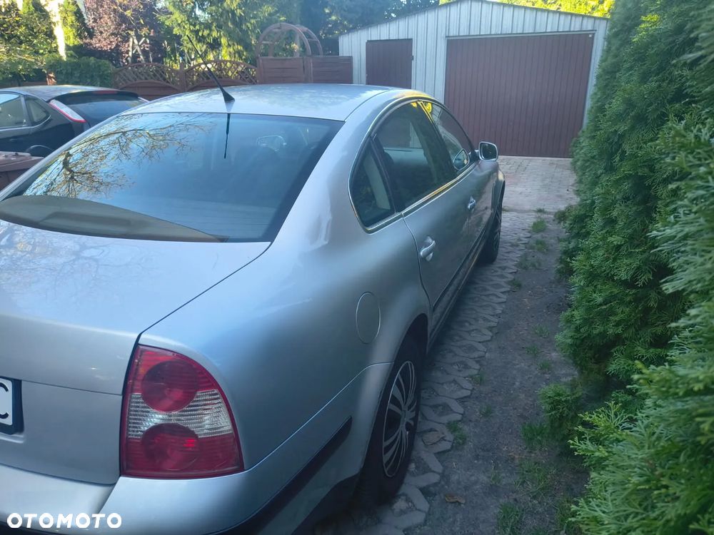 Volkswagen Passat 1.6 Basis - 11