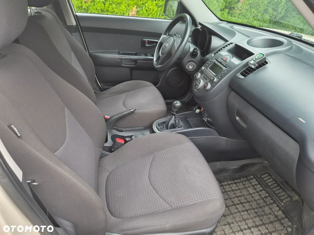 Kia Soul 1.6 CRDI M - 8