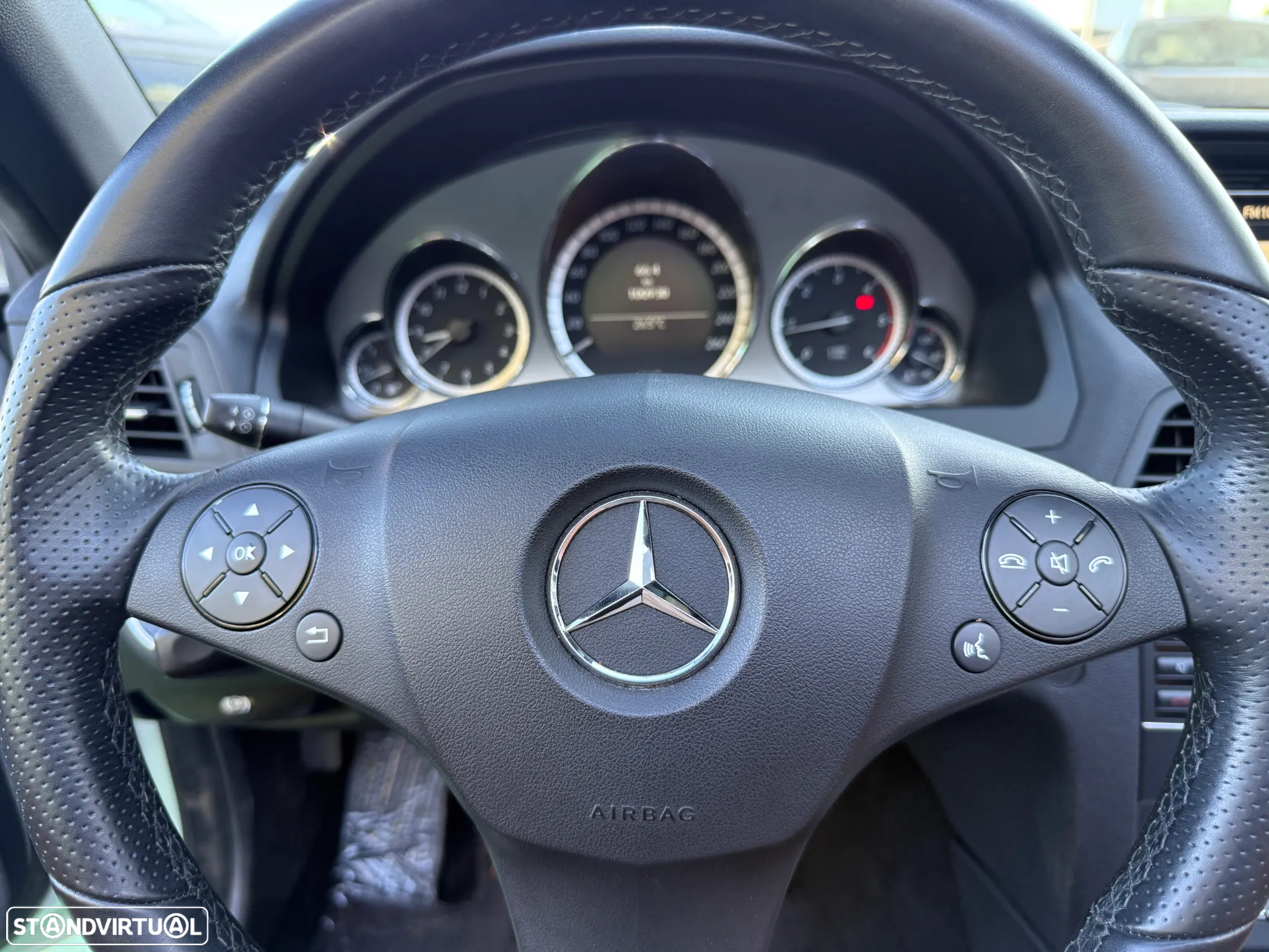 Mercedes-Benz E 220 CDi Avantgarde BlueEfficiency - 29