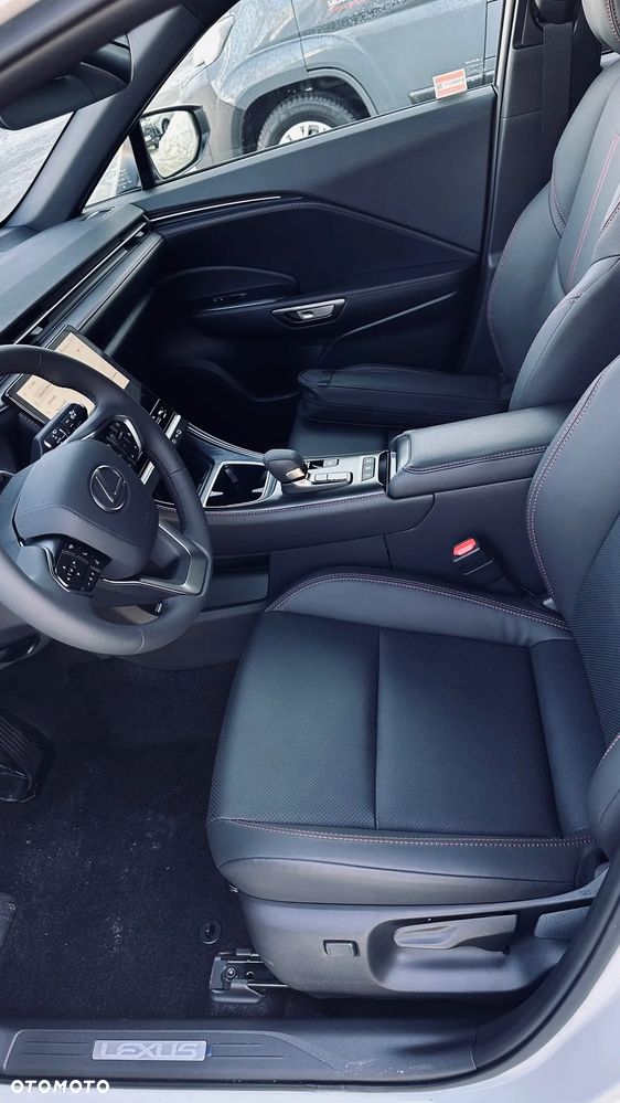 Lexus LBX 1.5 Hybrid Emotion - 31