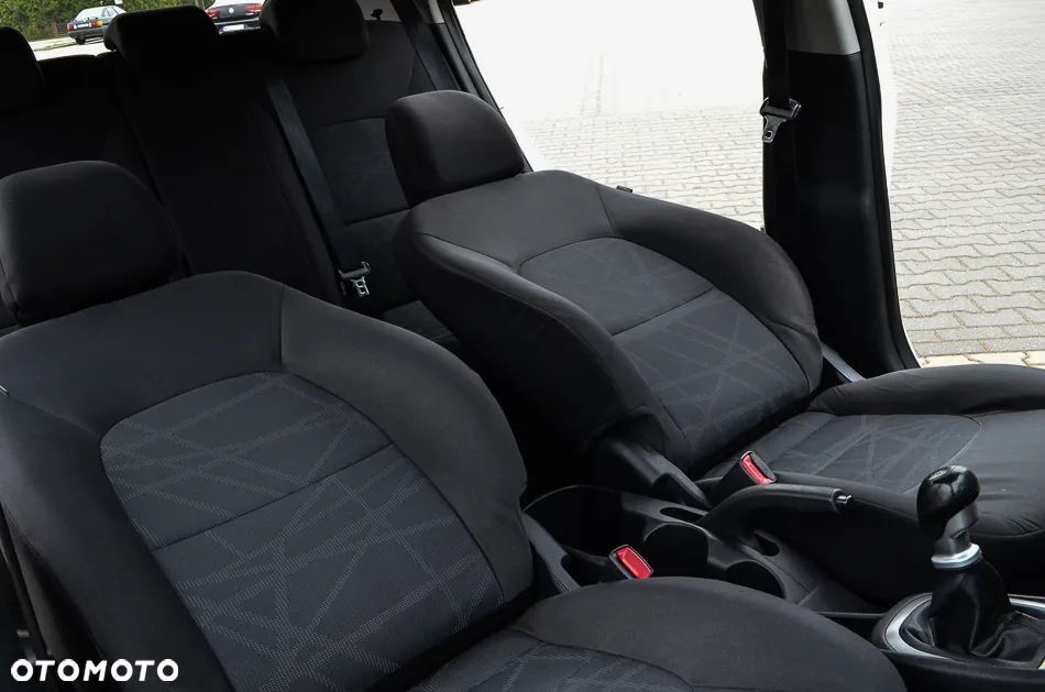 Kia Rio 1.4 Spirit - 32