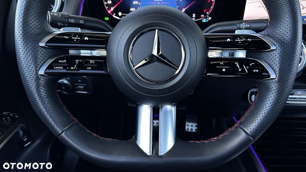 Mercedes-Benz GLB 200 d 4-Matic AMG Line 8G-DCT - 15