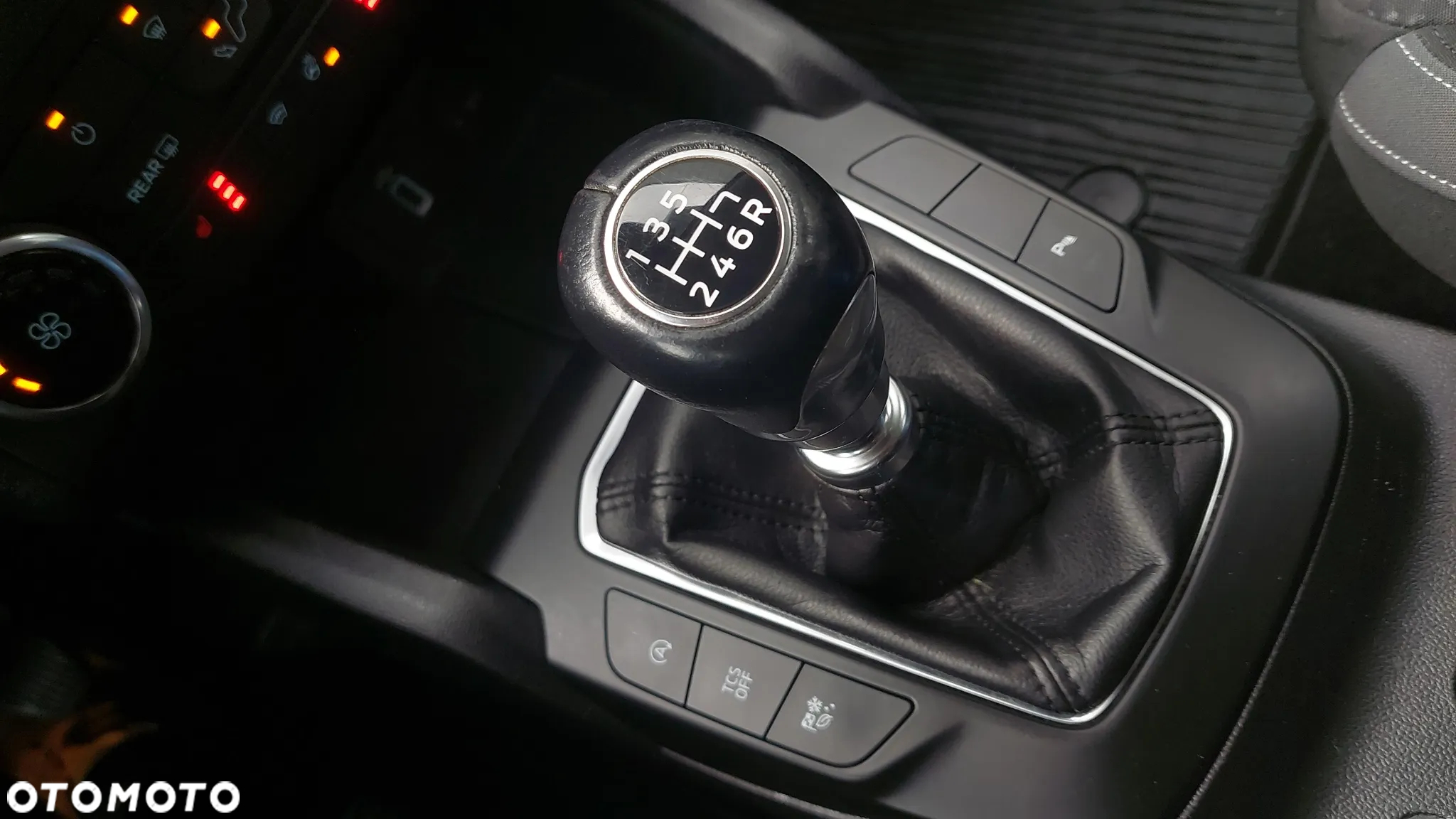 Ford Focus 1.0 EcoBoost Trend Edition - 36