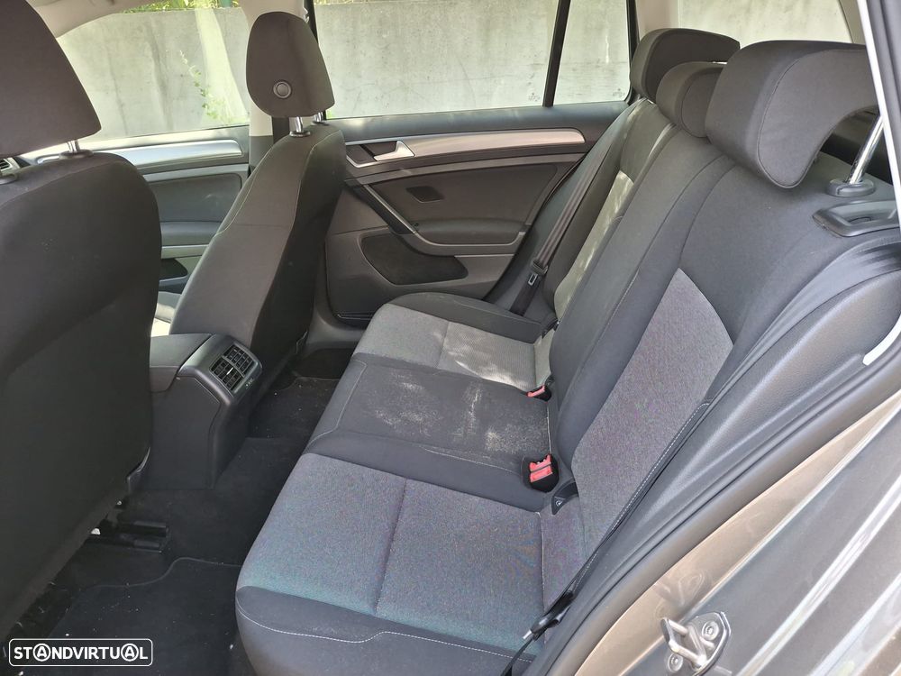 VW Golf Variant - 6