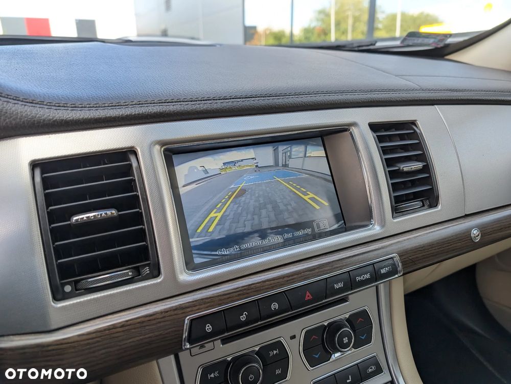 Jaguar XF 3.0 T AWD Luxury - 18