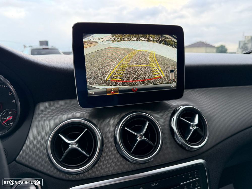 Mercedes-Benz GLA 180 CDI Urban - 41