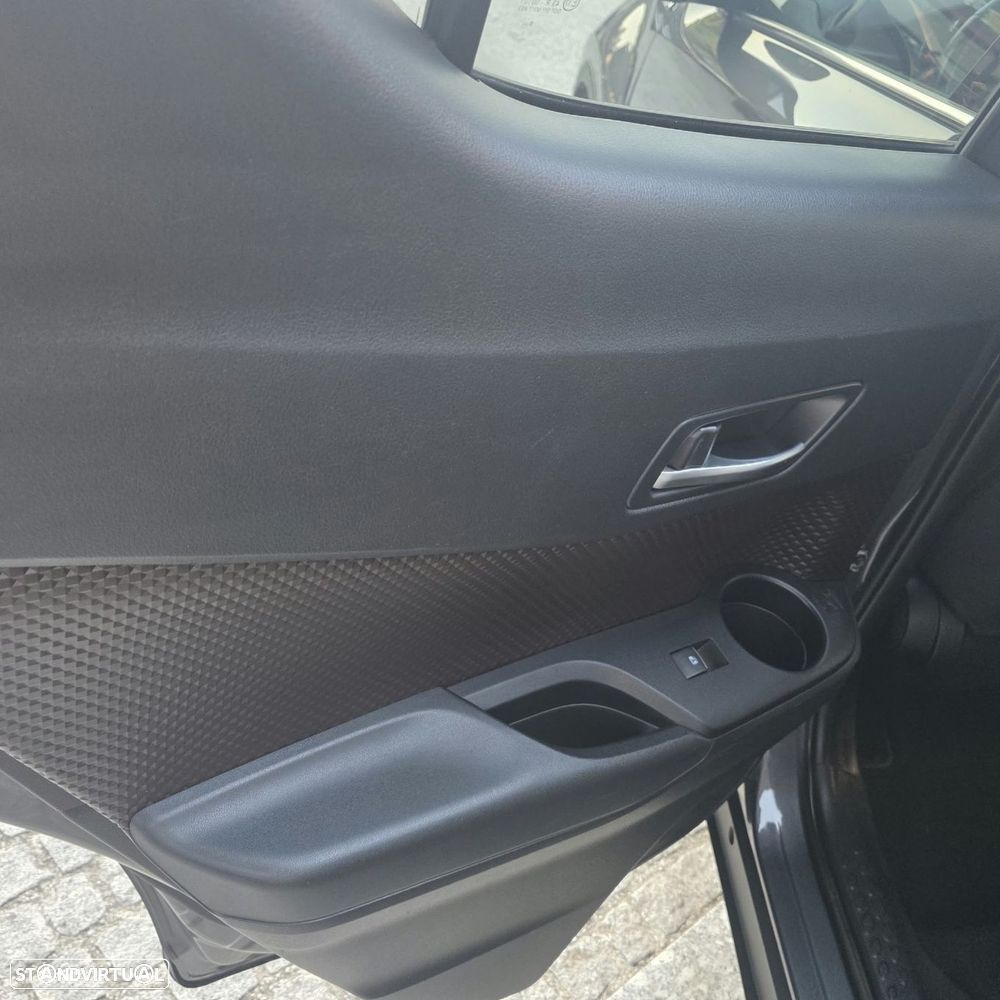 Toyota C-HR 1.8 Hybrid Exclusive+P.Luxury - 35