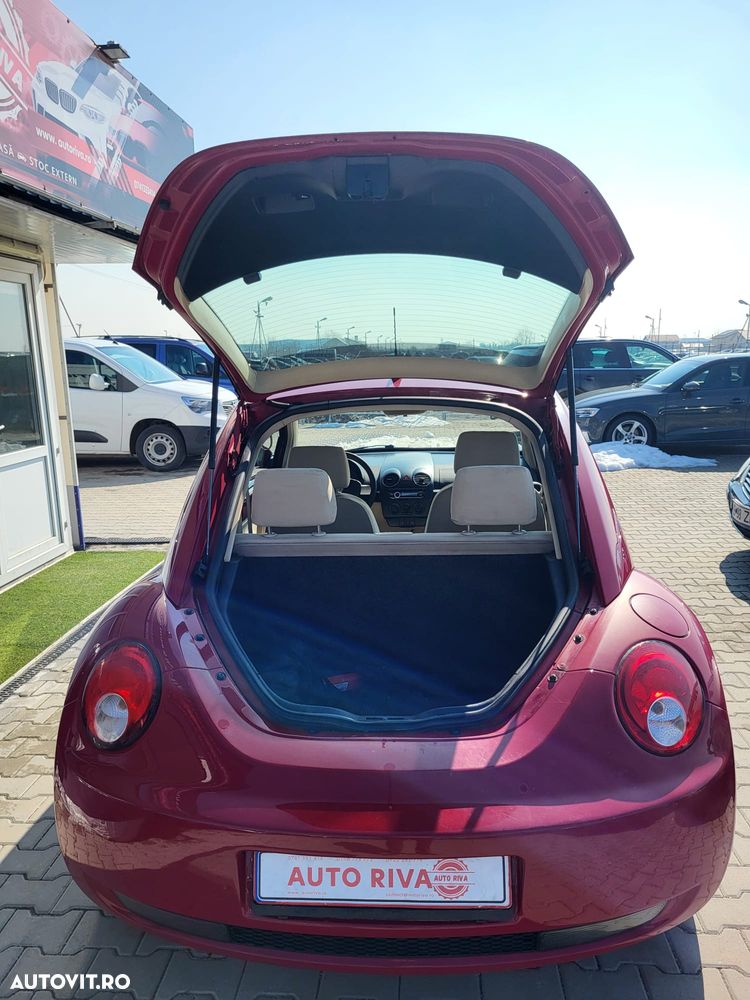 Volkswagen New Beetle - 15