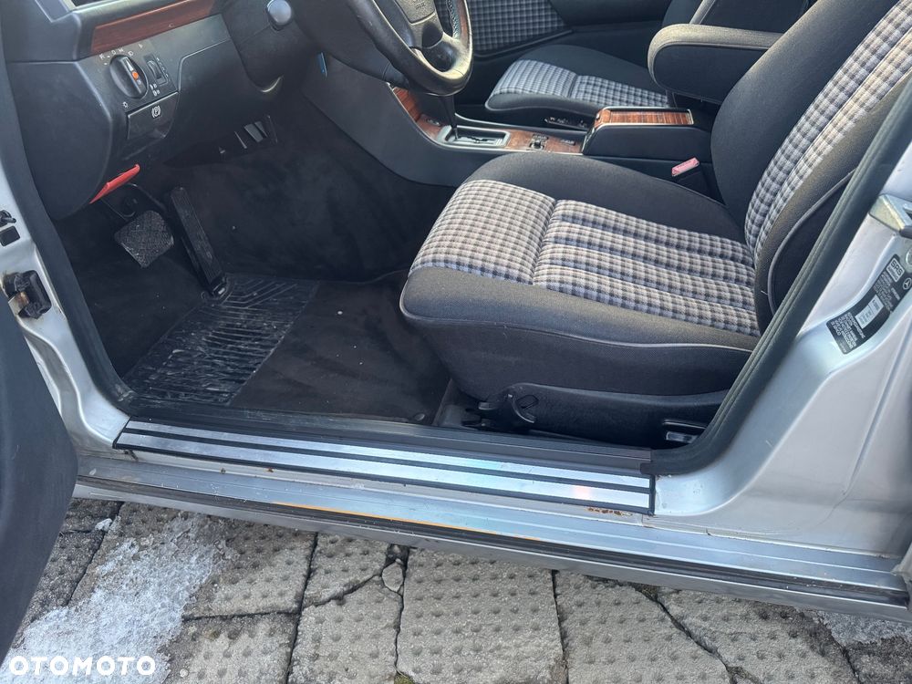 Mercedes-Benz W124 (1984-1993) - 20