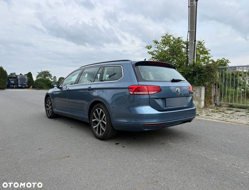 Volkswagen Passat - 4