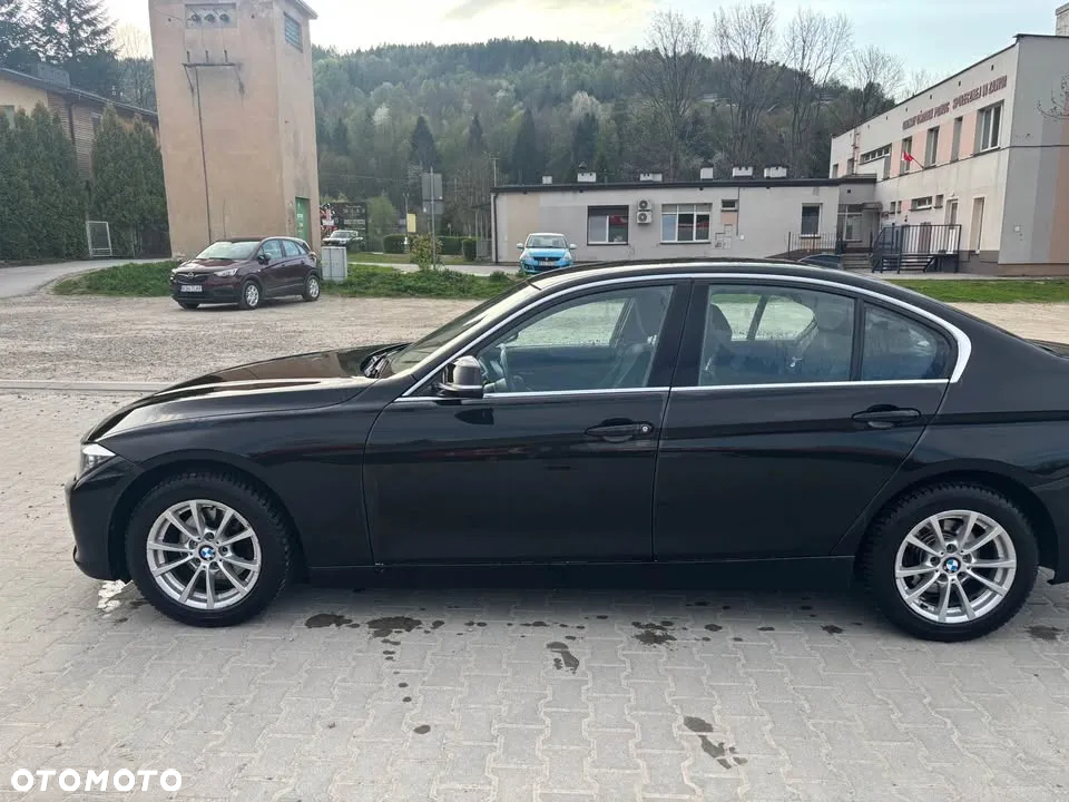 BMW Seria 3 316d - 12