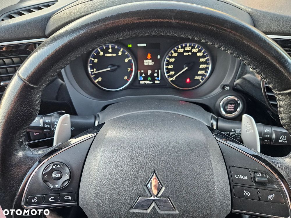 Mitsubishi Outlander 2.0 Intense Comfort 4WD CVT - 23