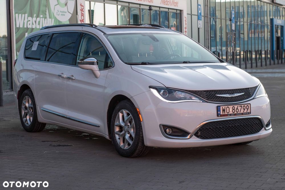 Chrysler Pacifica - 3