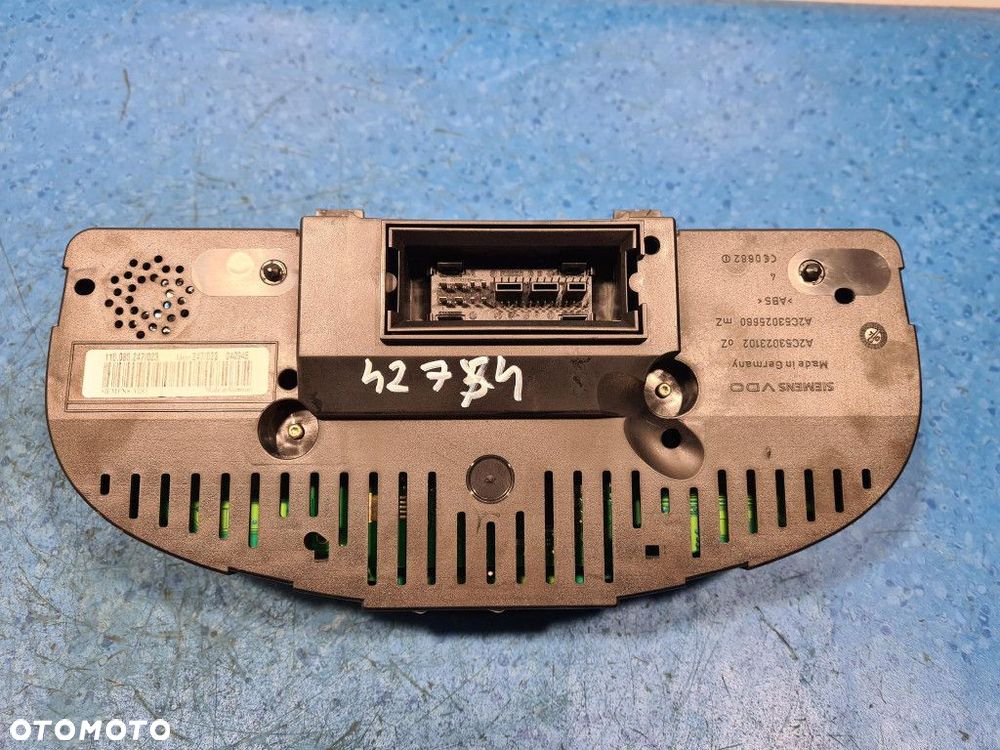 VW GOLF V LICZNIK 2.0 FSI 110.080.247/023 - 3