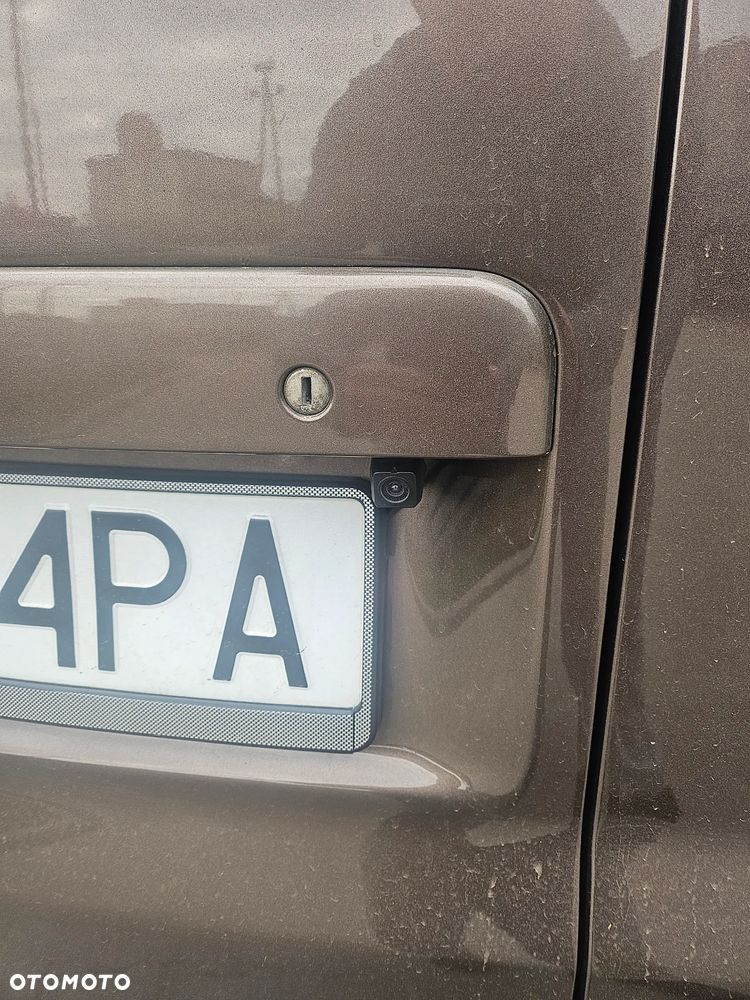 Volkswagen Caravelle - 6