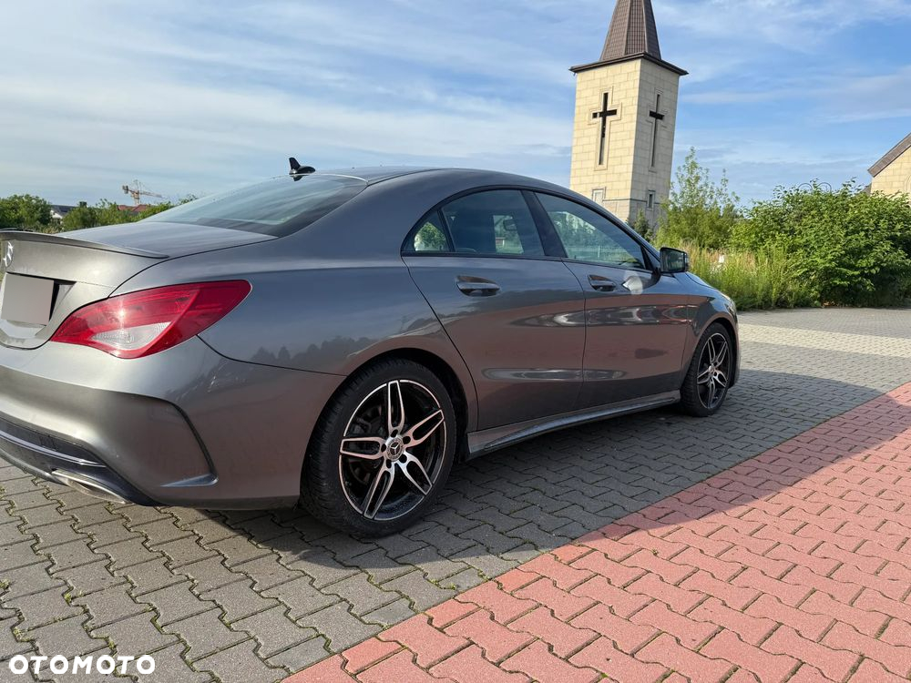 Mercedes-Benz CLA 250 7G-DCT AMG Line - 4