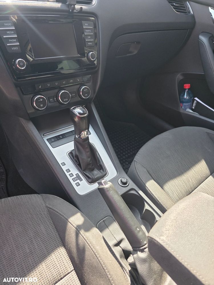 Skoda Octavia 2.0 TDI ELEGANCE DSG - 14